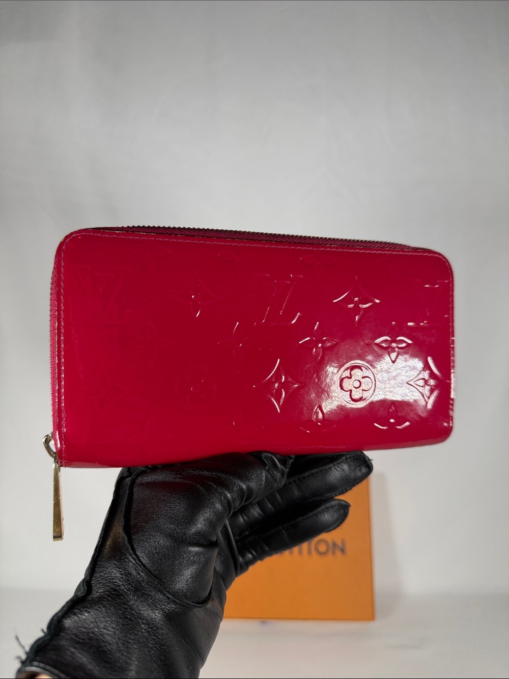 Louis Vuitton Vernis Monogram Zip Wallet in Raspberry Pink